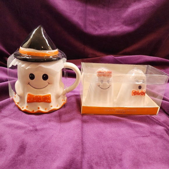Ghost Mug with Witch Hat and matching Ghost Salt and Pepper Shakers - Picture 1 of 7